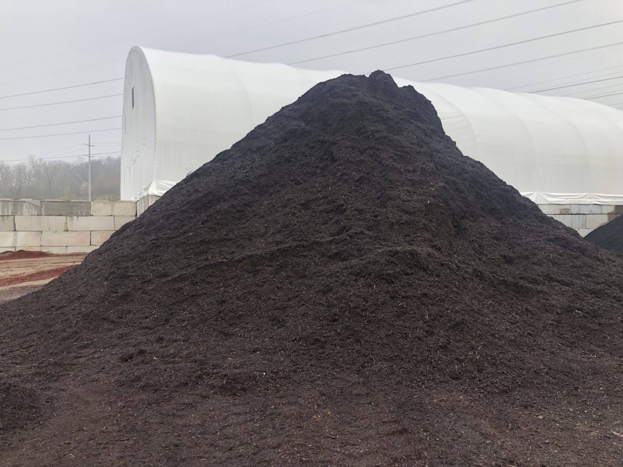 Brown mulch, landscaping supplies in Cleveland, Ohio